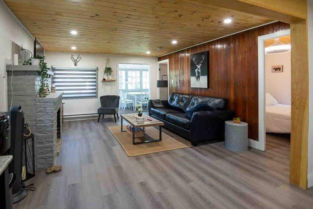 Photo of Livingroom in Fenelon Falls