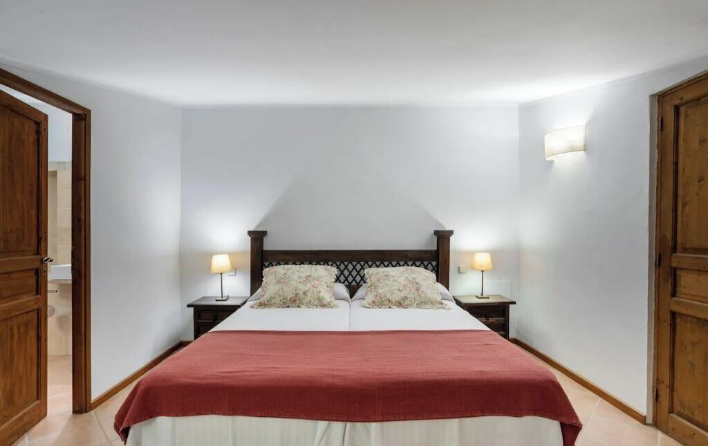Photo of Bedroom in Pins