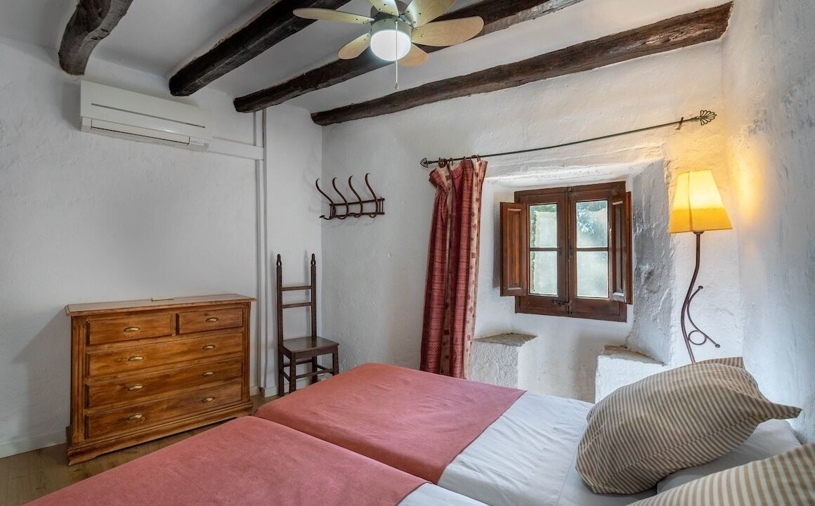 Photo of Bedroom in Pins
