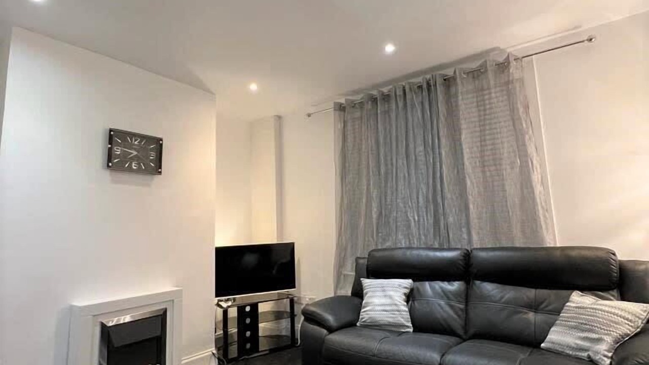 Photo of Livingroom in Hurlet