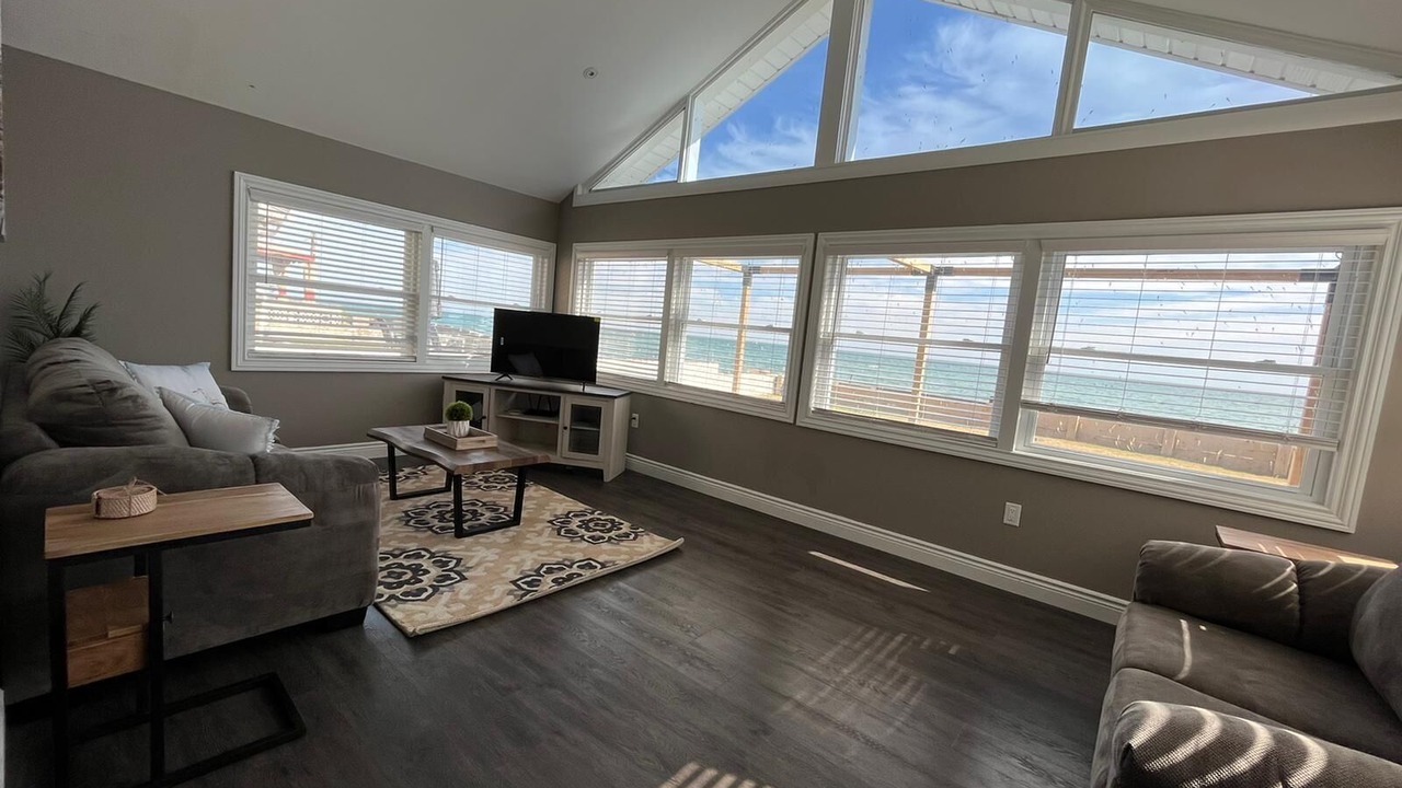 Photo of Livingroom in Amherstburg