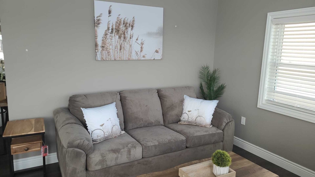 Photo of Livingroom in Amherstburg