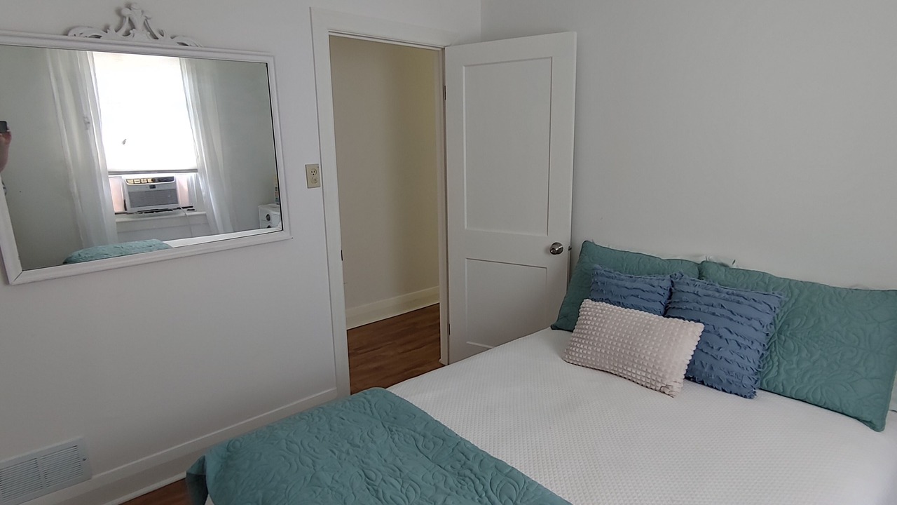 Photo of Bedroom in Crystal Beach