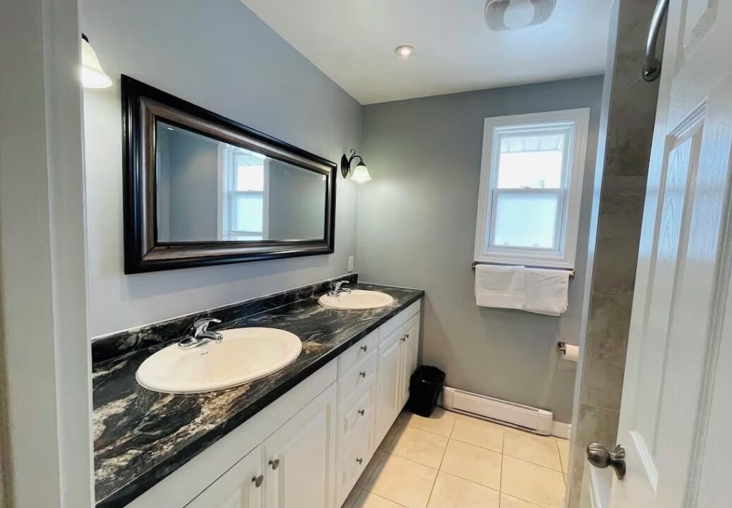 Photo of Bathroom in Niagara Falls
