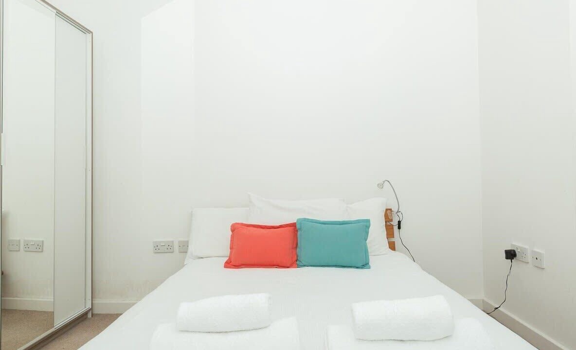 Photo of Bedroom in Shadwell