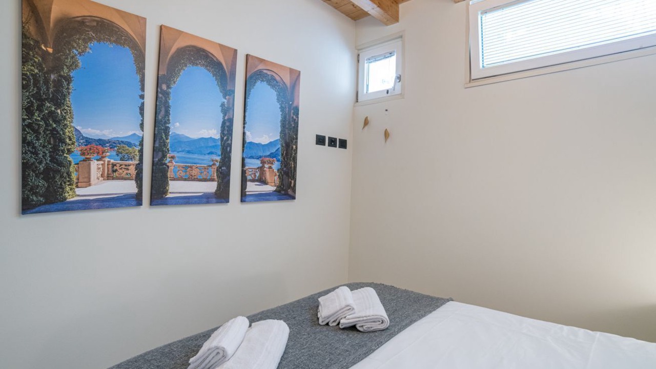 Photo of Bedroom in Carate Urio