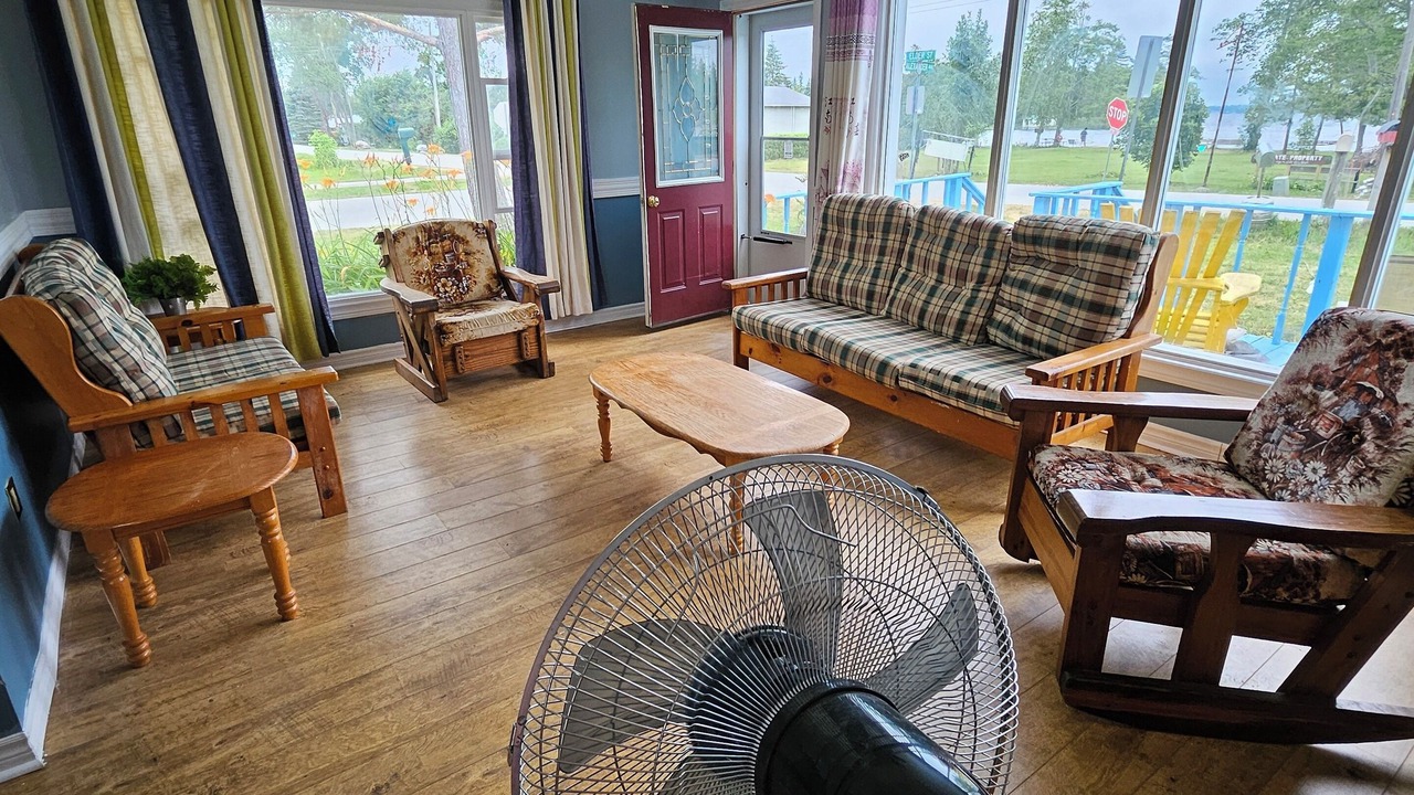 Photo of Livingroom in Lindsay