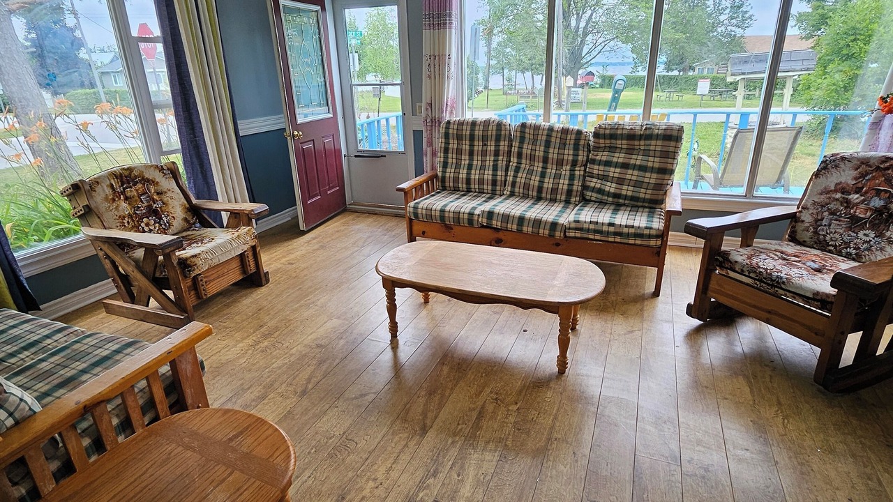 Photo of Livingroom in Lindsay