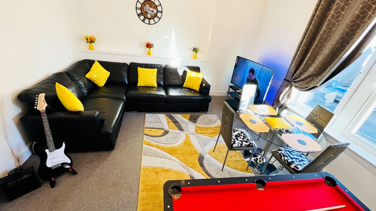 Photo of Livingroom in Kelty