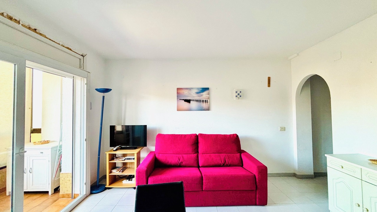 Photo of Livingroom in Roses Town Center