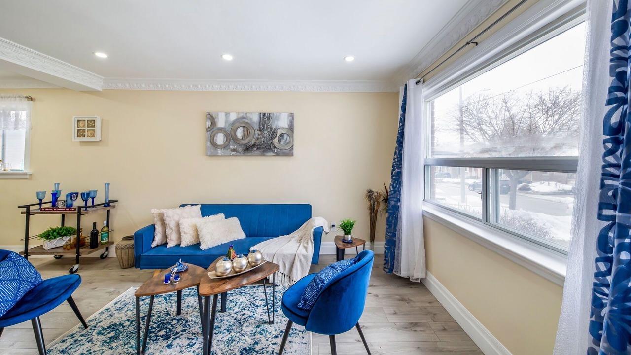 Photo of Livingroom in Topham Park