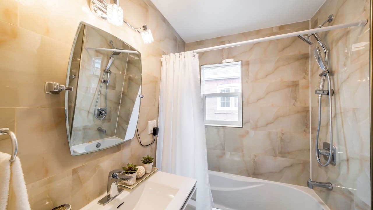 Photo of Bathroom in Topham Park
