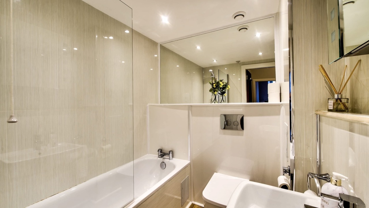 Photo of Bathroom in Finnieston