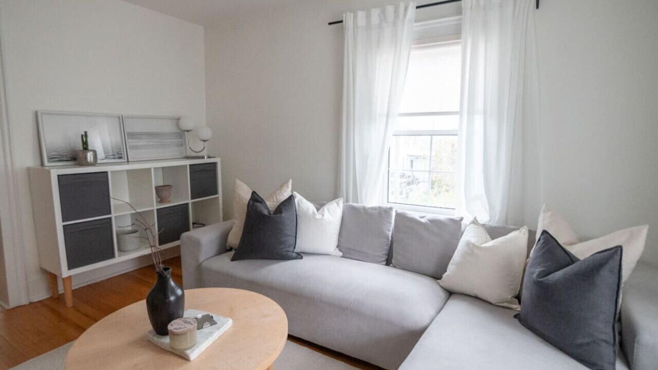 Photo of Livingroom in Port Dalhousie