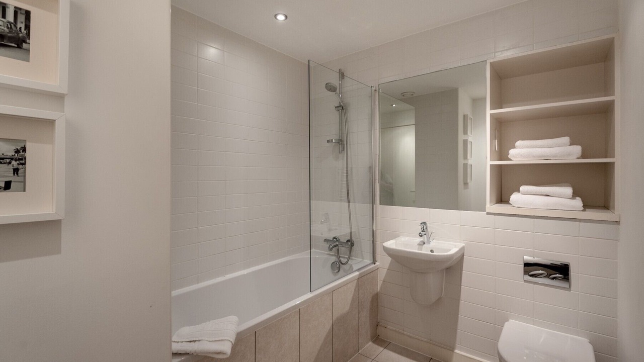 Photo of Bathroom in City Centre Glasgow