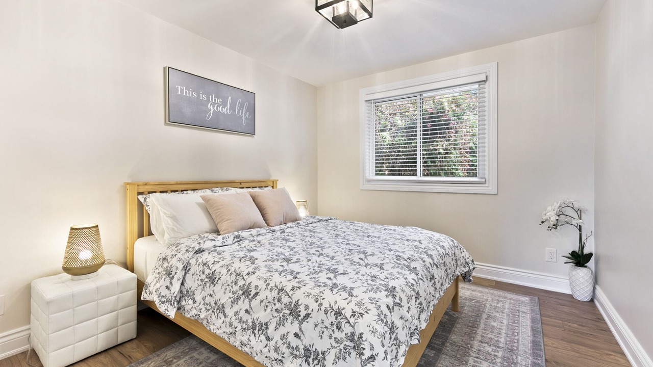 Photo of Bedroom in Boblo Island