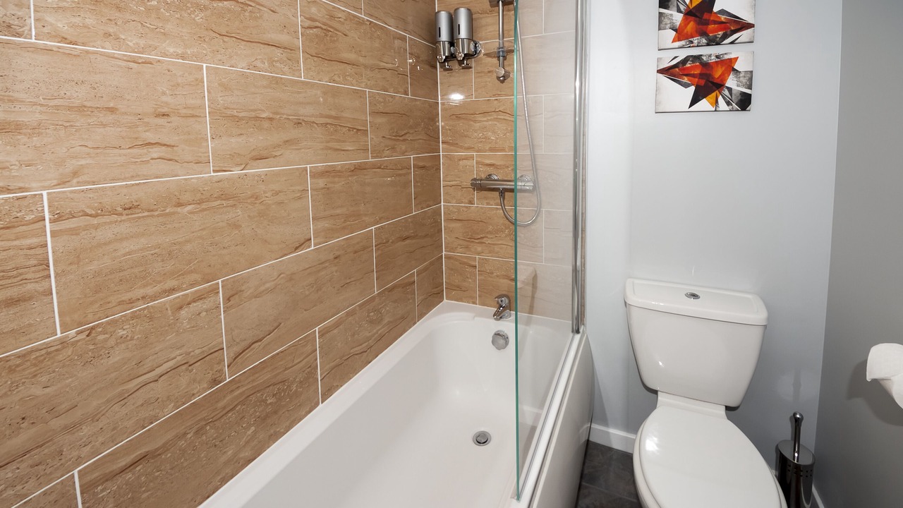 Photo of Bathroom in Paisley