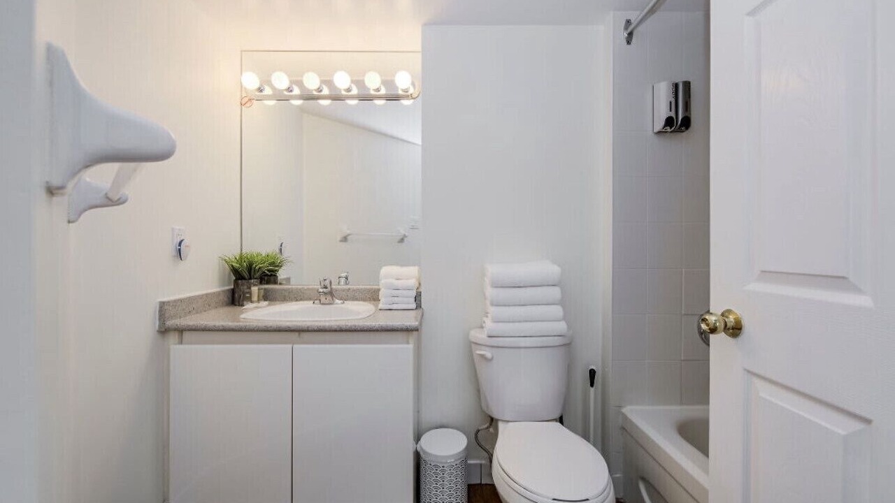 Photo of Bathroom in Bay Cloverhill