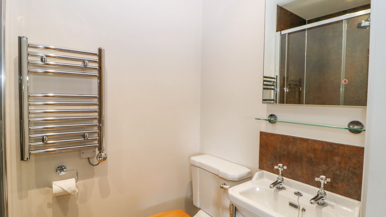 Photo of Bathroom in Leven