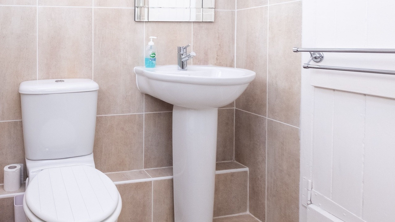 Photo of Bathroom in Aldeburgh