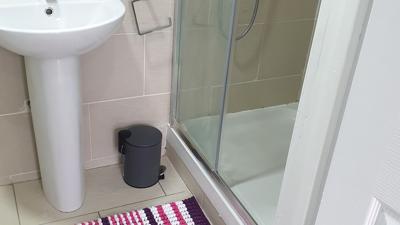 Photo of Bathroom in Grove Green