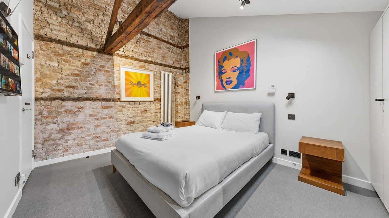 Photo of Bedroom in Kennington