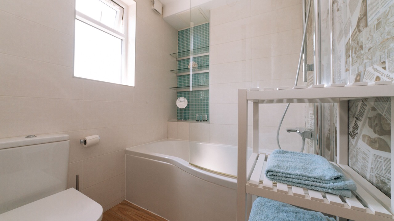 Photo of Bathroom in Peninsula