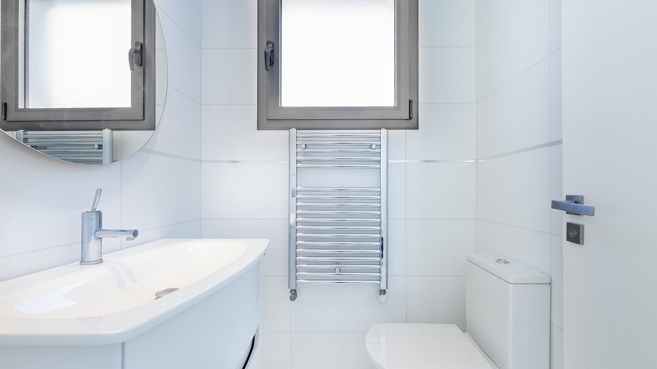 Photo of Bathroom in Roses Town Center