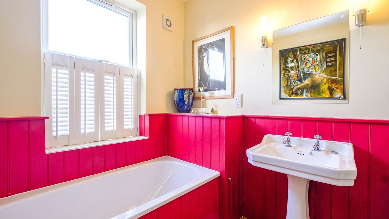 Photo of Bathroom in Aldeburgh