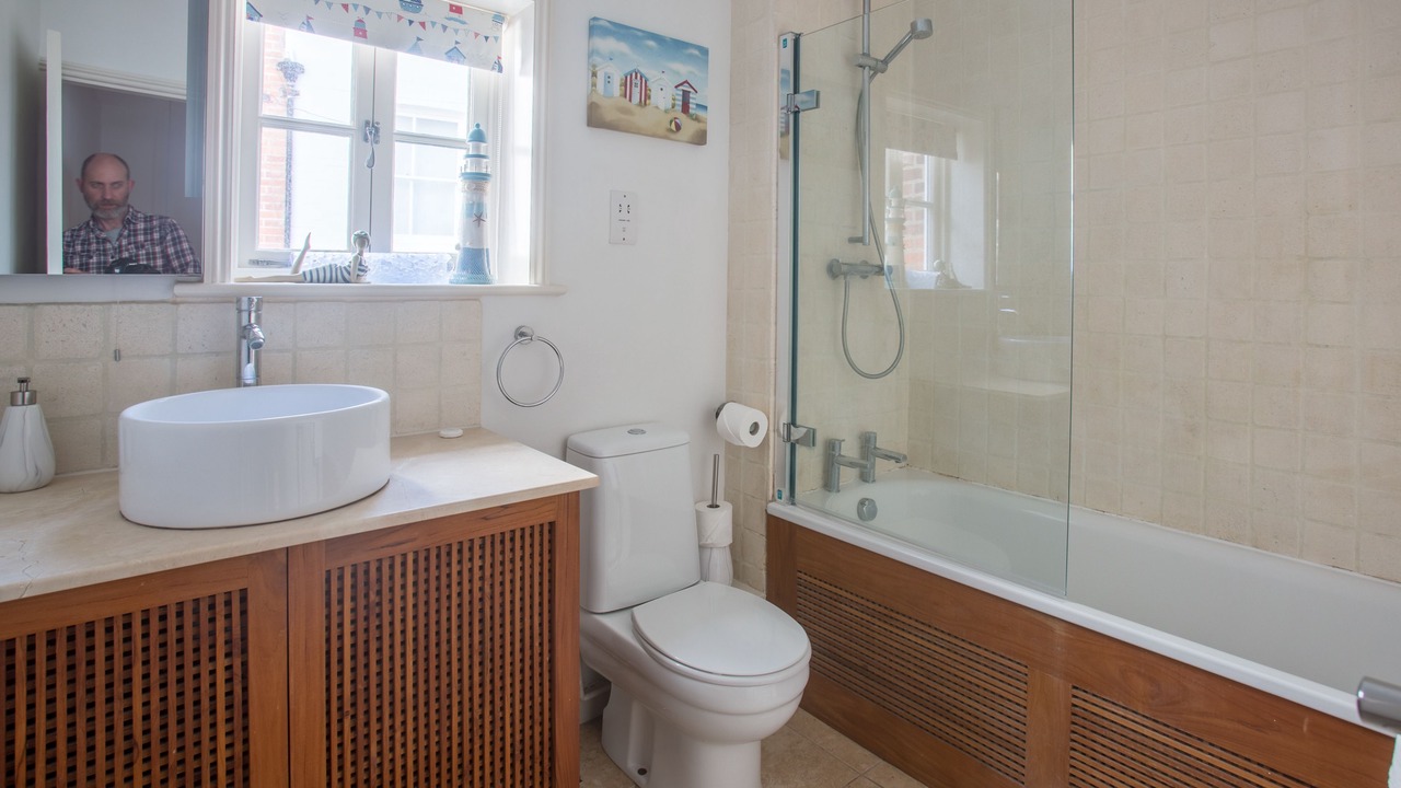 Photo of Bathroom in Aldeburgh
