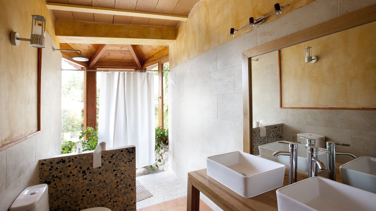 Photo of Bathroom in Llado