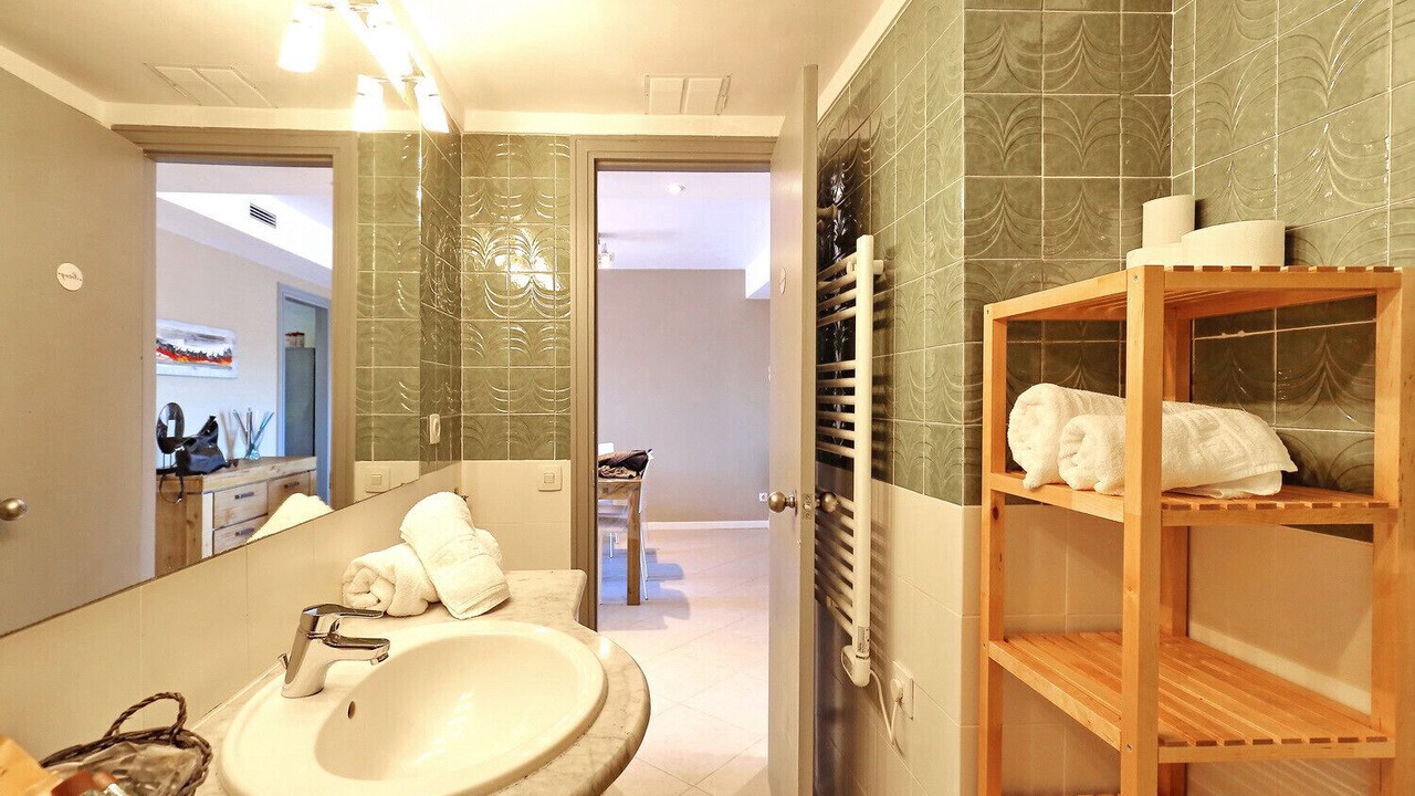 Photo of Bathroom in Roses Town Center