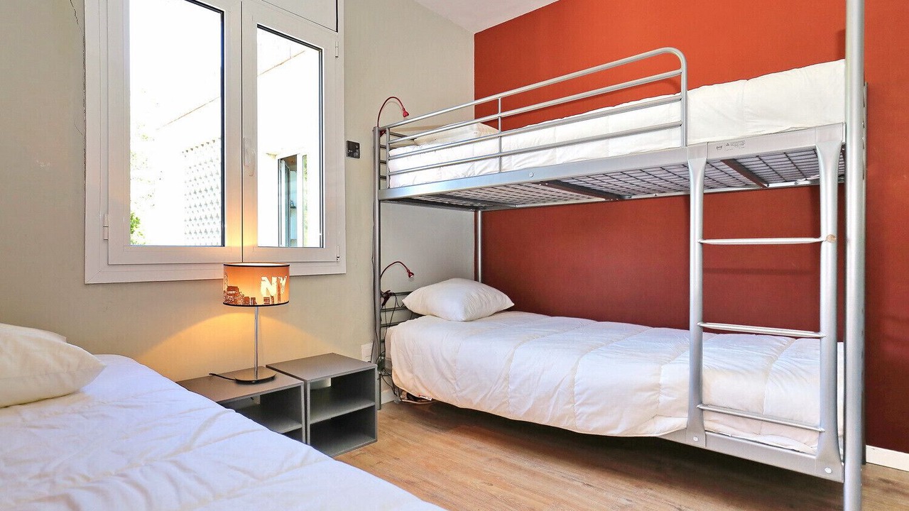 Photo of Bedroom in Roses Town Center