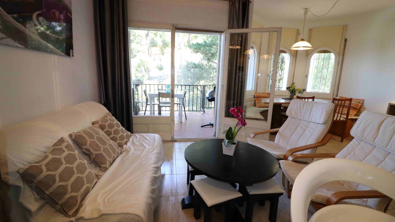 Photo of Livingroom in Roses Town Center