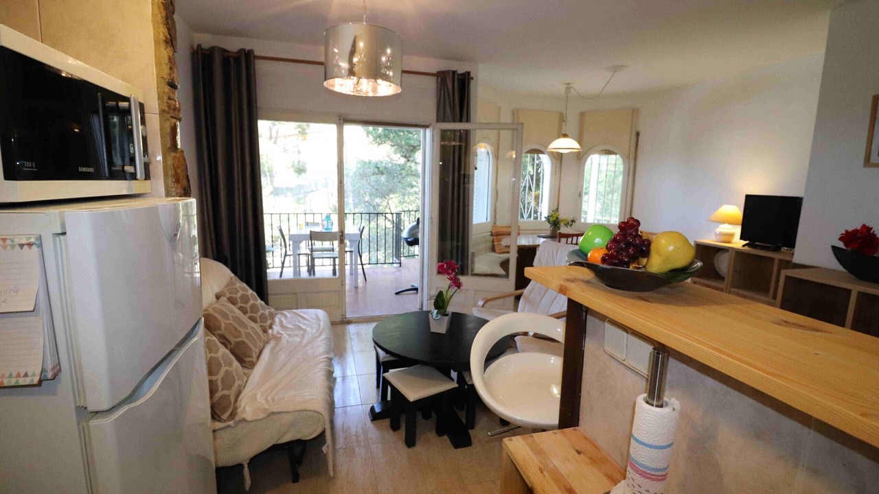 Photo of Livingroom in Roses Town Center