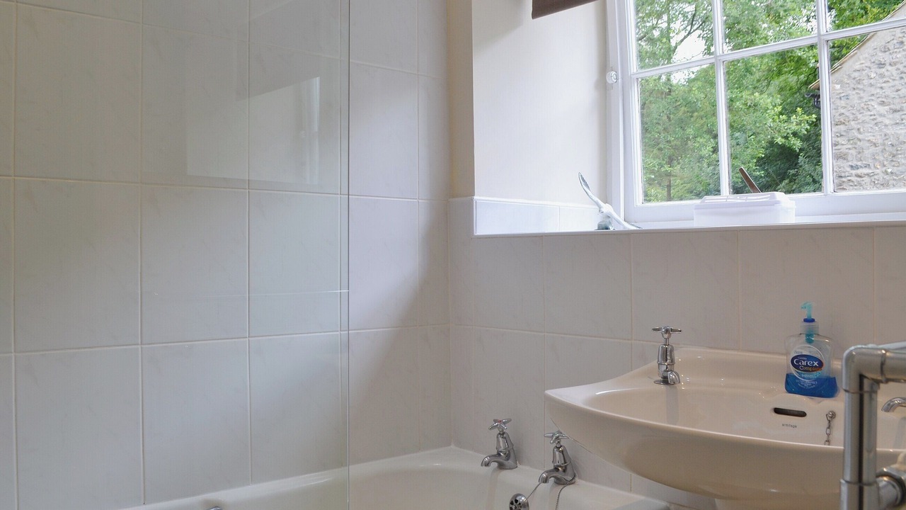 Photo of Bathroom in Fourstones Near Bentham