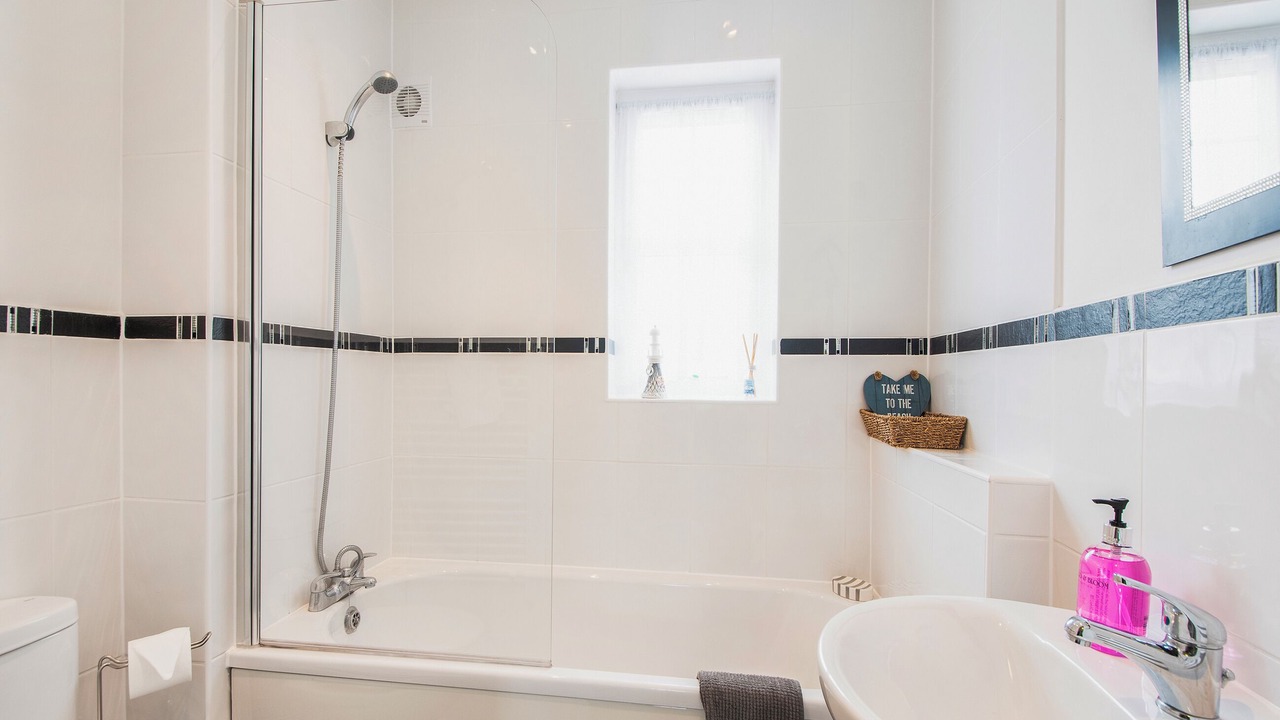 Photo of Bathroom in Garlieston