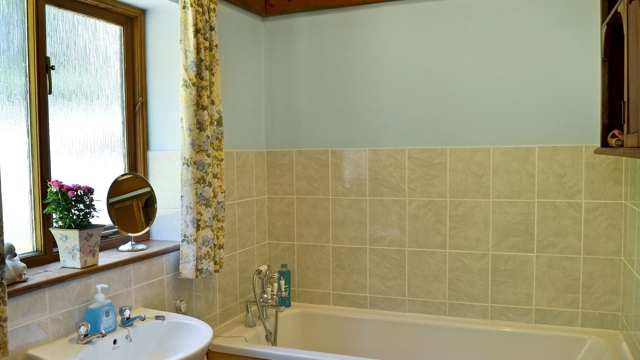 Photo of Bathroom in Ewhurst Green