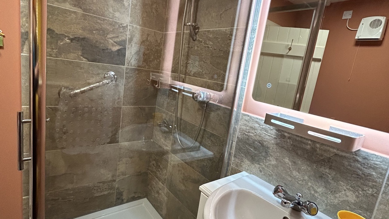 Photo of Bathroom in Oldshoremore