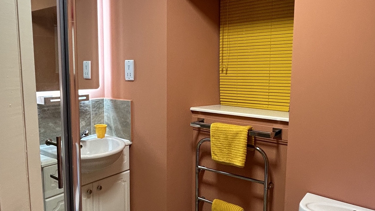 Photo of Bathroom in Oldshoremore