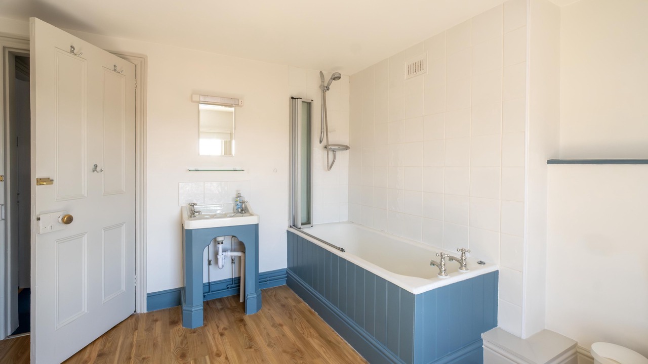 Photo of Bathroom in Aldeburgh