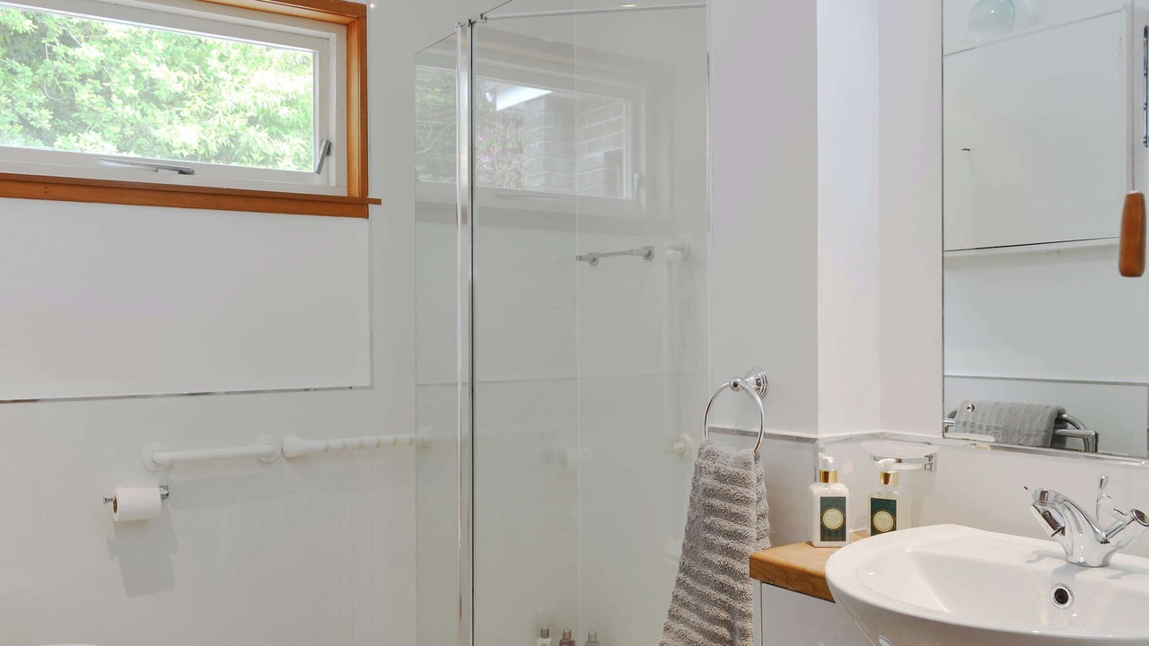 Photo of Bedroom in Colintraive