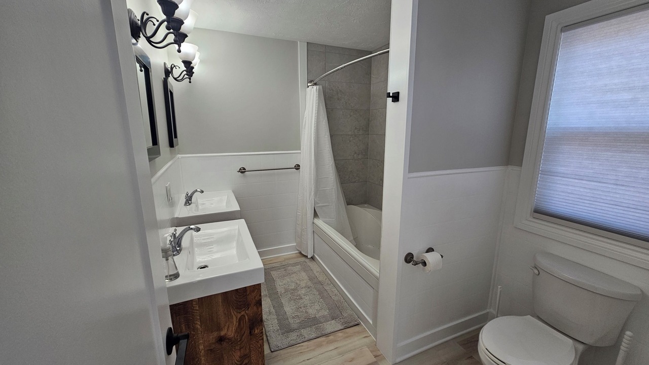 Photo of Bathroom in Amherstview