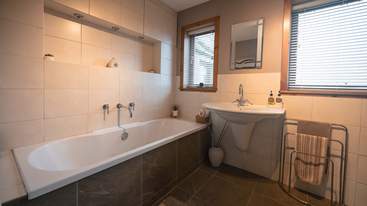 Photo of Bathroom in Scarfskerry