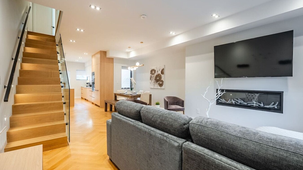 Photo of Livingroom in Leslieville