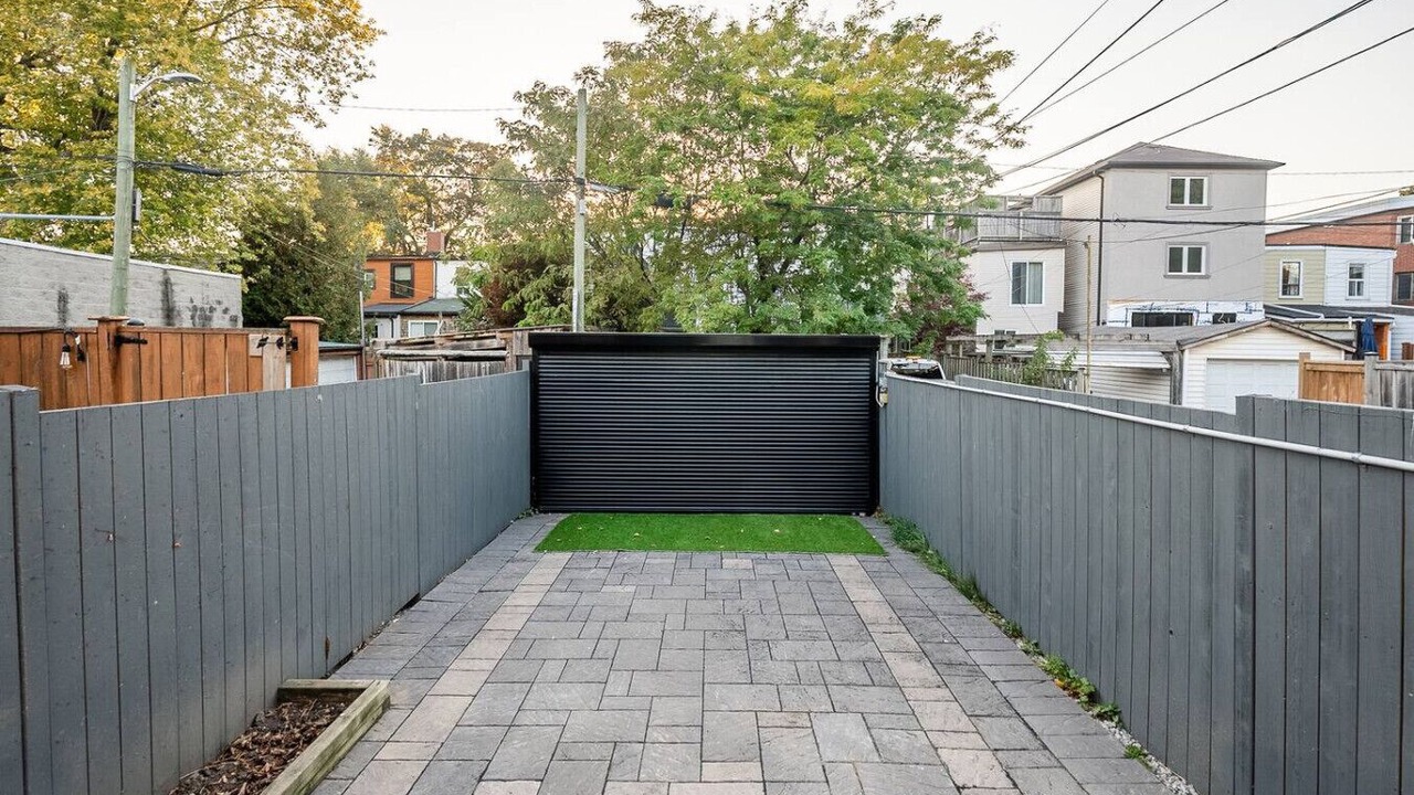 Photo of Outdoor in Leslieville