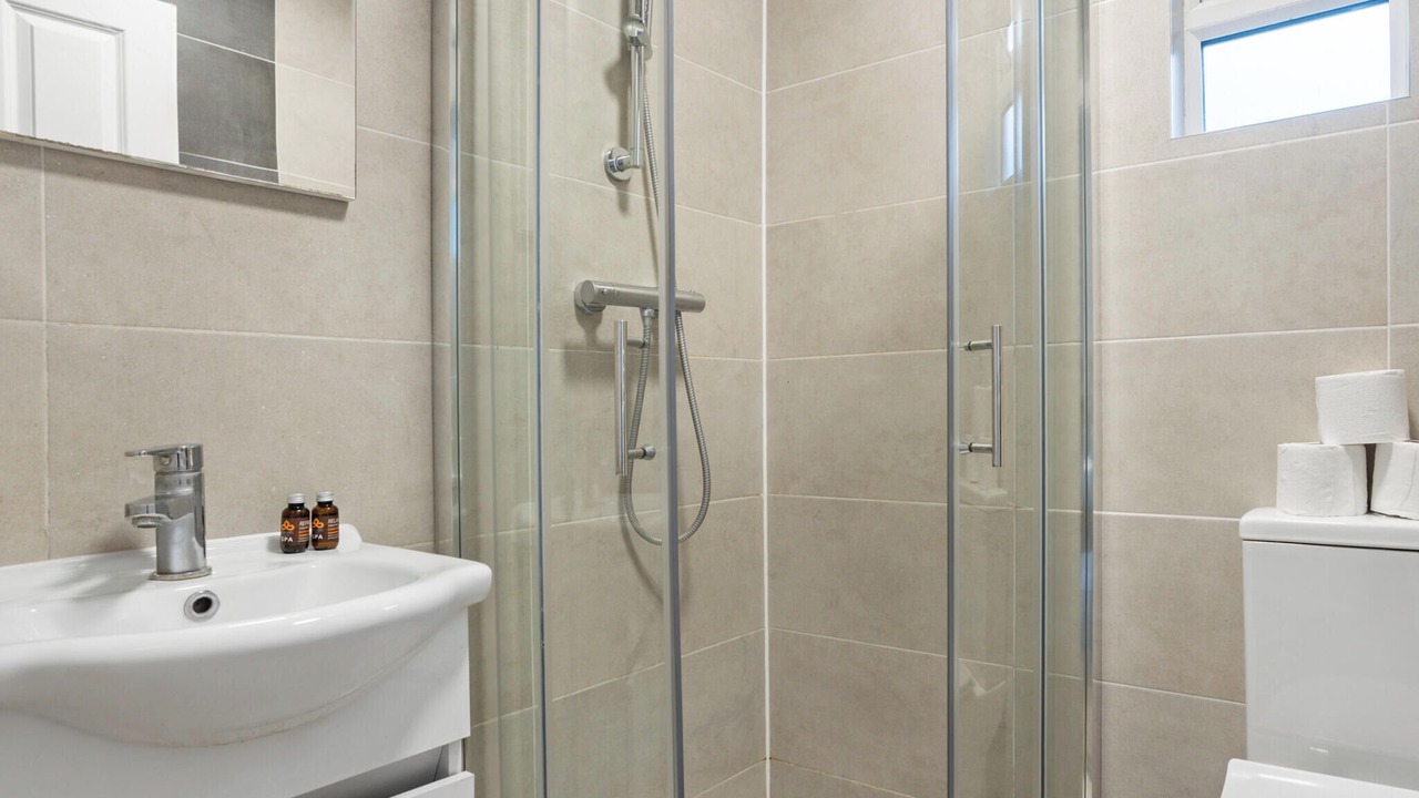 Photo of Bathroom in Green Street East