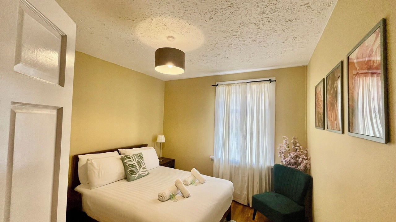 Photo of Bedroom in Paisley
