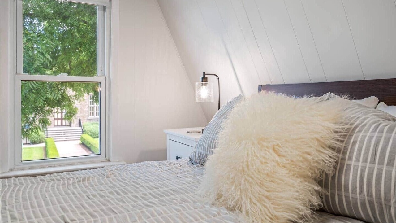 Photo of Bedroom in Queenston