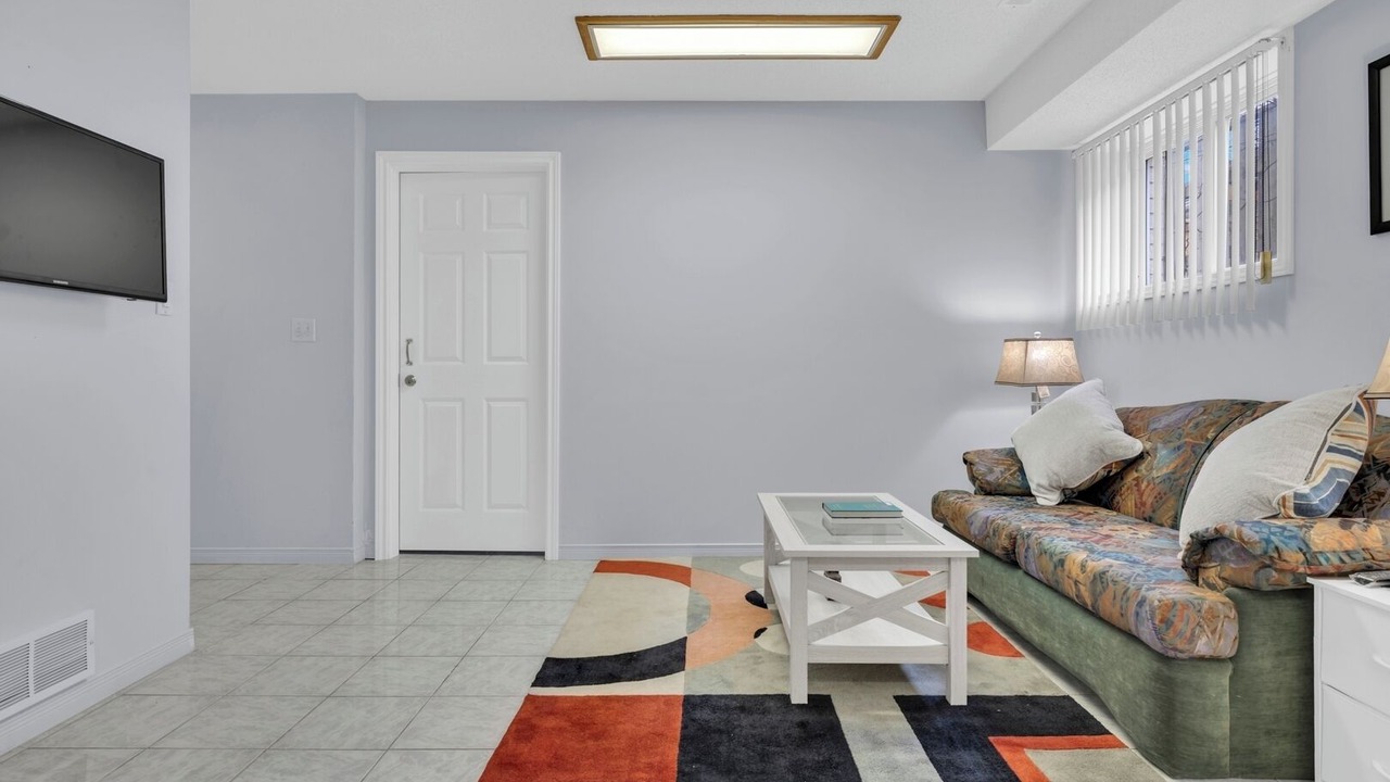 Photo of Livingroom in LaSalle